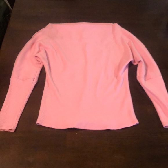 Pink sweater - Picture 1 of 1